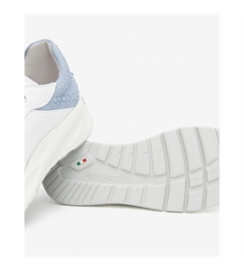 E615185D_707_05-768x960