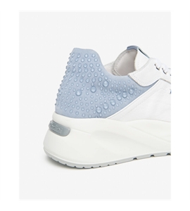 E615185D_707_04-768x960