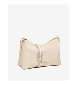 E644082D_740_03-768x960