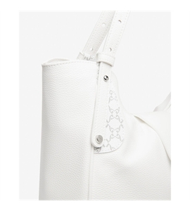 E644200D_707_04-768x960