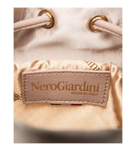 E644124DE_671_05-768x960