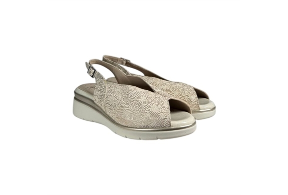 sandalias-pitillos-cuna-piel-grabada-11044-oro(12)